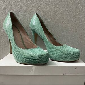 BCBGeneration Mint Green Snake High Heel Pumps Size 9